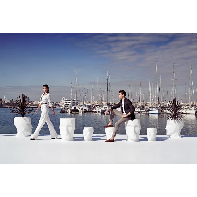 Vondom ADAN Tisch - 68x49x70 Cm - Eis - Mit RGB LED + Akku 2 Vondom ADAN Tisch - 68x49x70 Cm - Eis - Mit RGB LED + Akku – Bild 2